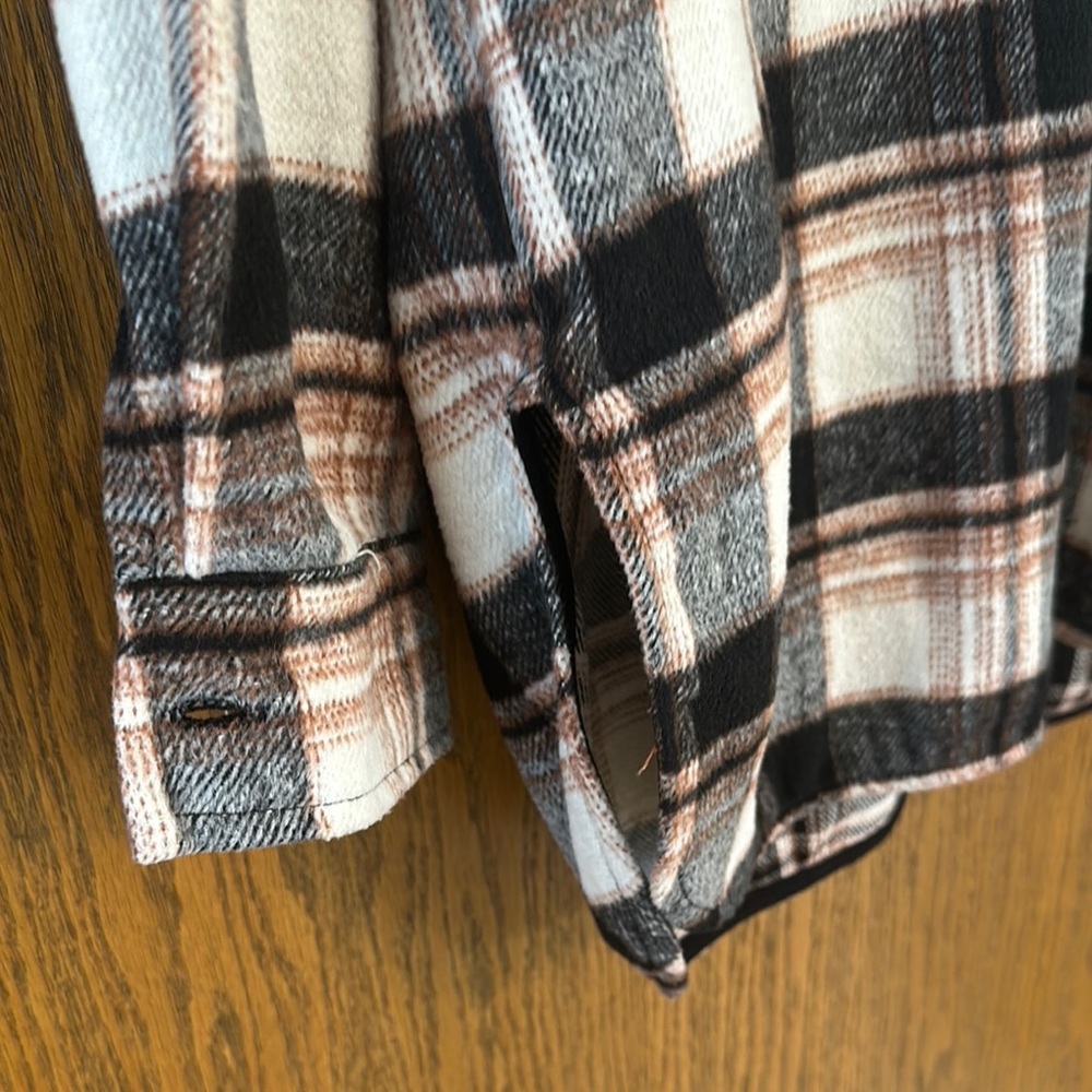 ALLIE ROSE Plaid Shacket - Picture 3 of 4